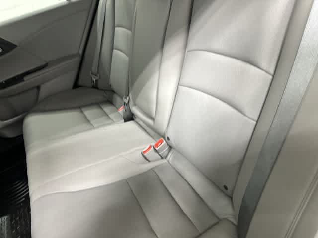 Used 2017 Honda Accord Touring image 11