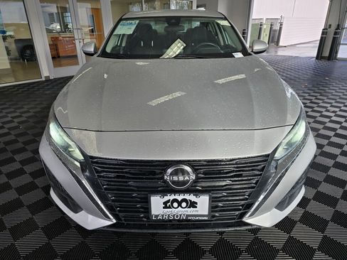 Used 2023 Nissan Altima 2.5 SV image 9