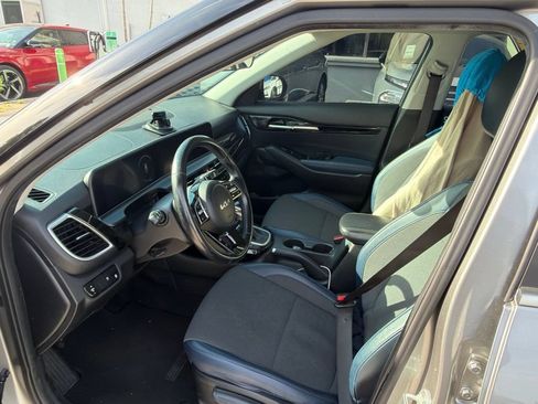 Used 2024 Kia Seltos S FWD image 6