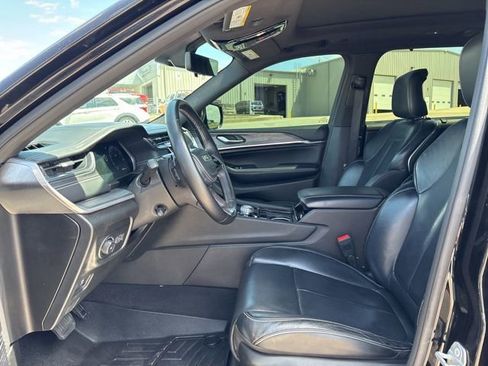 Used 2021 Jeep Grand Cherokee L Overland w/ Luxury Tech Group IV AWD/4WD image 21
