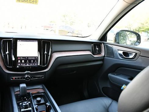 Used 2024 Volvo XC60 B5 Plus w/ Climate Package AWD/4WD image 18