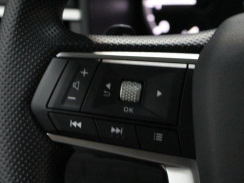 New 2025 Mitsubishi Outlander ES image 9