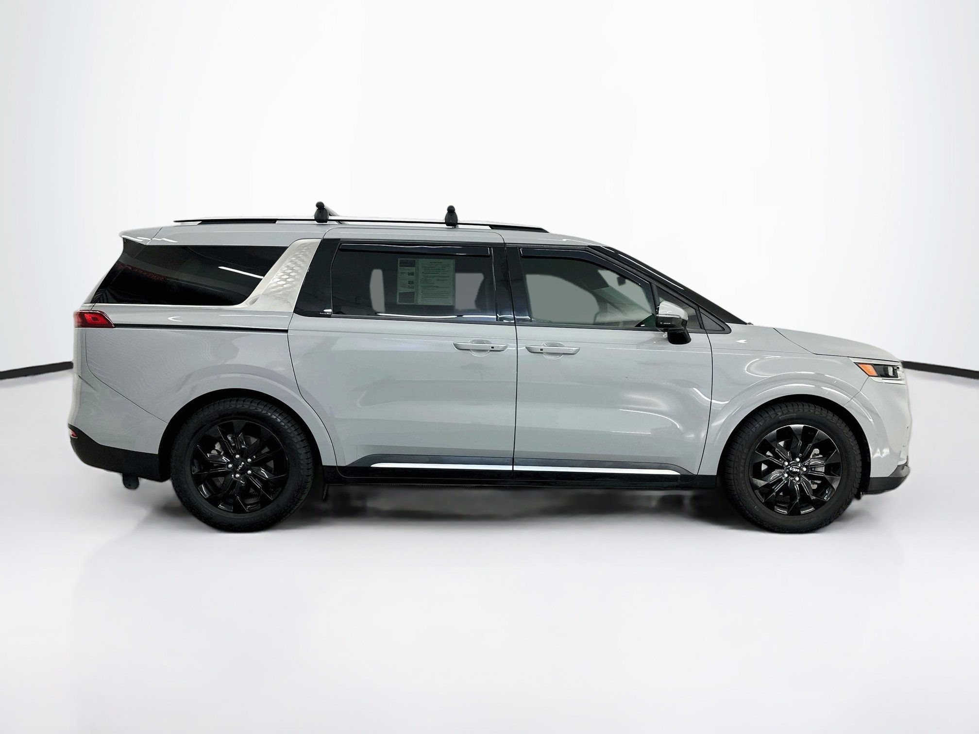 Used 2024 Kia Carnival SX FWD image 10