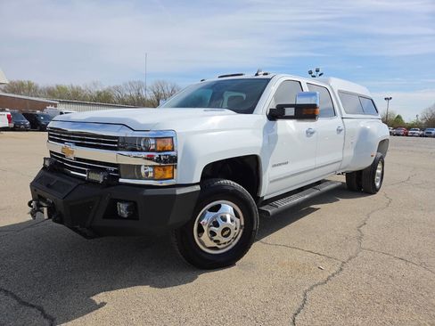 Used 2015 Chevrolet Silverado 3500 LTZ w/ Duramax Plus Package AWD/4WD image 2