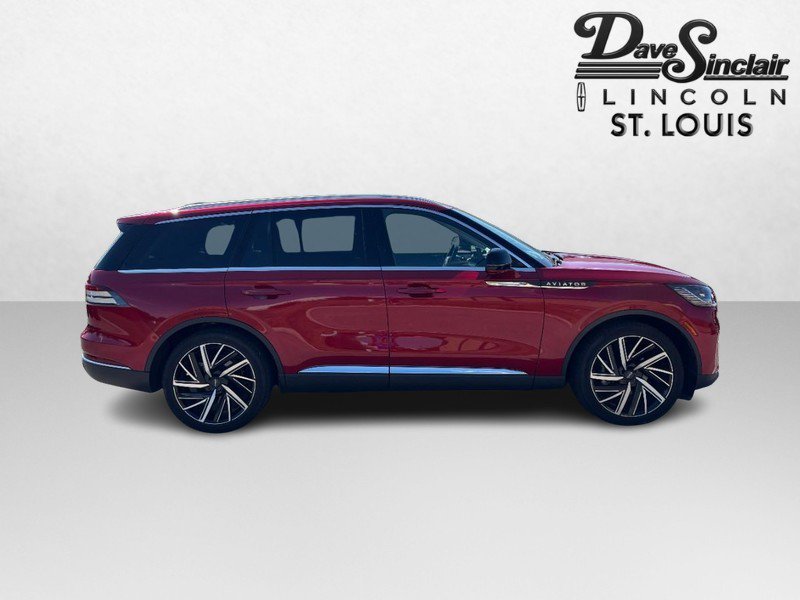Used 2025 Lincoln Aviator Reserve w/ Equipment Group 201A AWD/4WD image 2