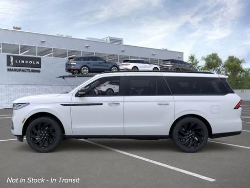 New 2026 Lincoln Navigator L Reserve AWD/4WD image 3