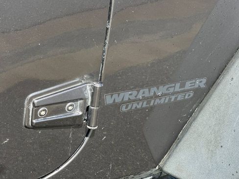 Used 2017 Jeep Wrangler Unlimited Sport AWD/4WD image 25