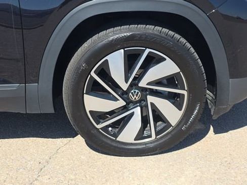 Used 2024 Volkswagen Atlas SE FWD image 31