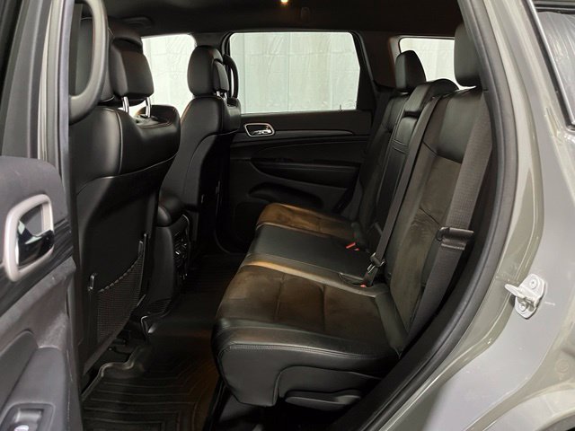 Used 2020 Jeep Grand Cherokee Altitude AWD/4WD image 12
