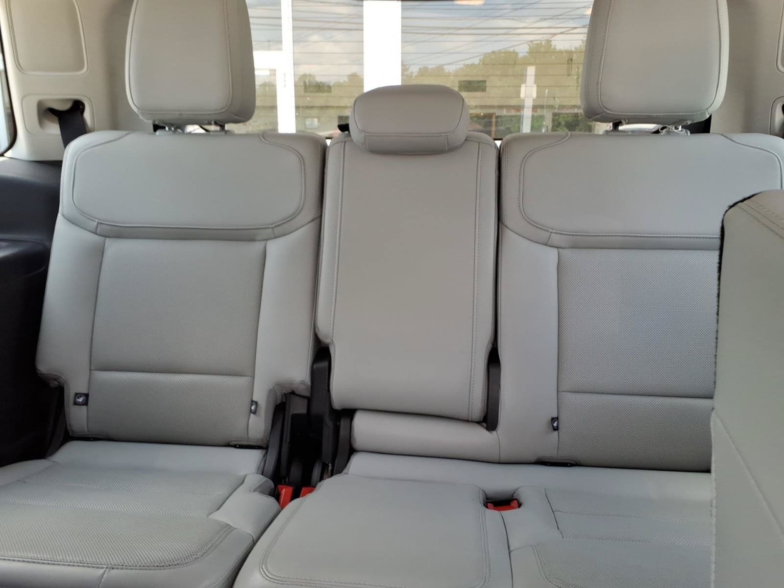 Used 2025 Ford Expedition Platinum AWD/4WD image 10