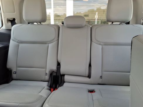 Used 2025 Ford Expedition Platinum AWD/4WD image 10