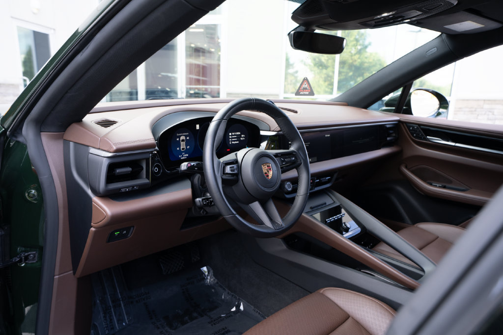 Used 2024 Porsche Macan 4 Electric AWD/4WD image 21