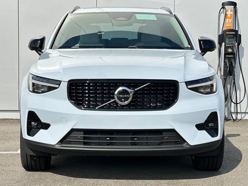 New 2026 Volvo XC40 B5 Ultra w/ Climate Package image 8
