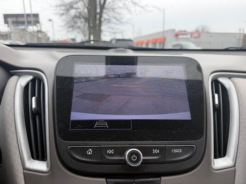 Used 2022 Chevrolet Malibu LT FWD image 33