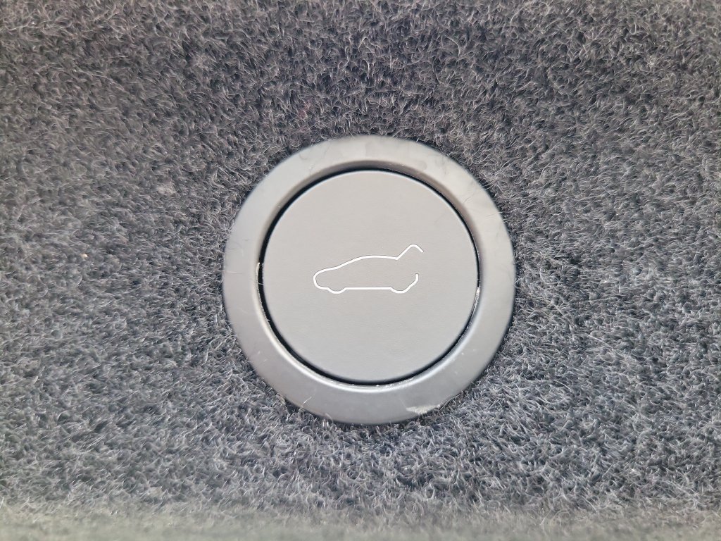 Used 2026 Tesla Model Y Long Range AWD/4WD image 8