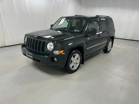 Used 2010 Jeep Patriot Latitude FWD image 2