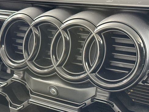 Used 2024 Audi Q5 e Prestige w/ Prestige Package AWD/4WD image 15