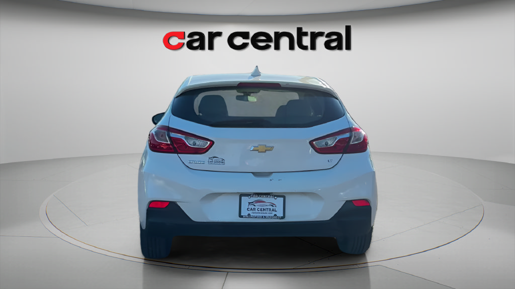 Used 2018 Chevrolet Cruze LT FWD image 4
