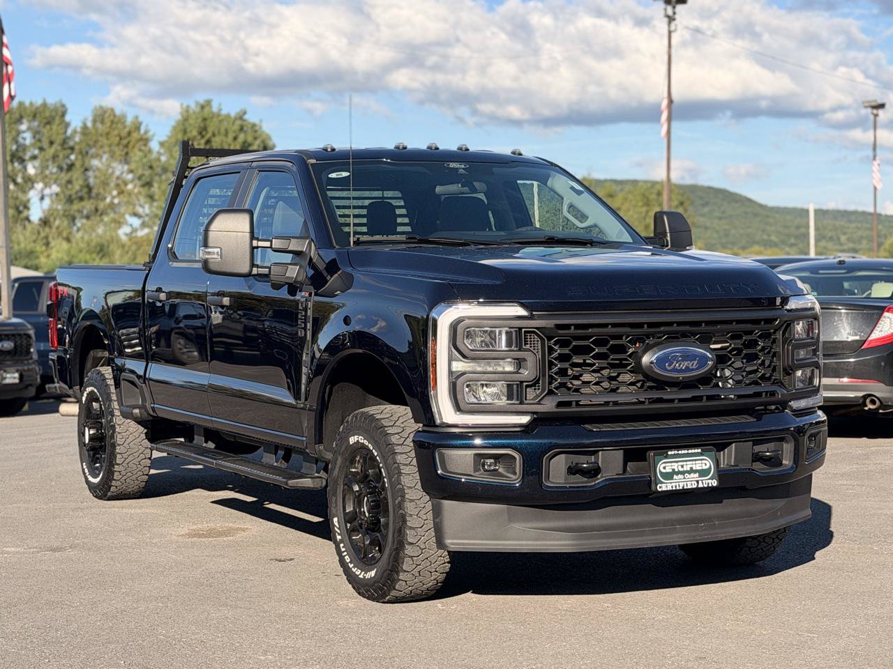 Used 2025 Ford F250 XL w/ STX Appearance Package AWD/4WD image 3