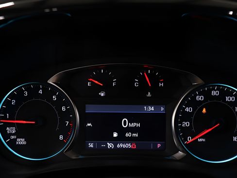 Used 2023 Chevrolet Traverse LT FWD image 14