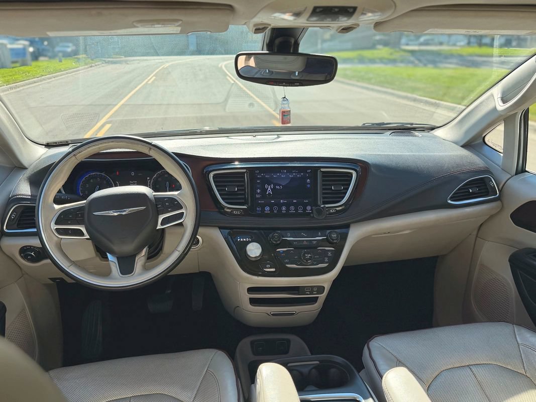 Used 2020 Chrysler Pacifica Limited FWD image 5