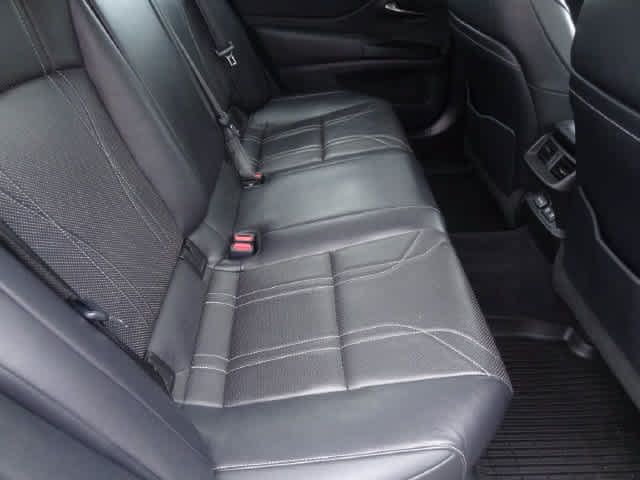 Used 2020 Lexus ES 300h w/ Accessory Package FWD image 10