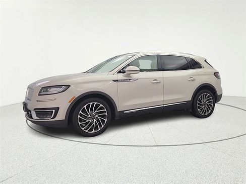 Used 2020 Lincoln Nautilus Reserve image 3