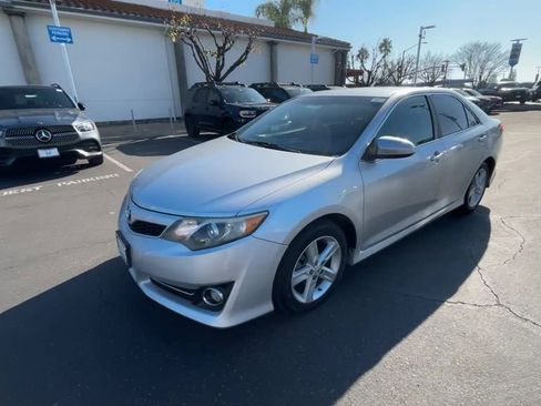 Used 2013 Toyota Camry SE image 4