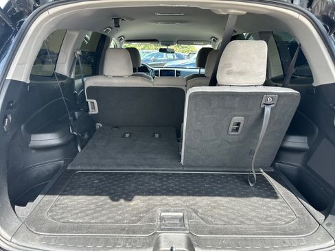 Used 2017 Honda Pilot EX image 11