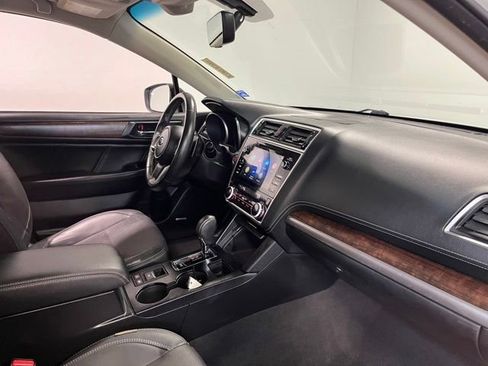 Used 2019 Subaru Outback 3.6R Limited w/ Popular Package #2 AWD/4WD image 11