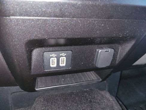 Used 2020 Ford F150 XLT w/ Equipment Group 302A Luxury AWD/4WD image 38