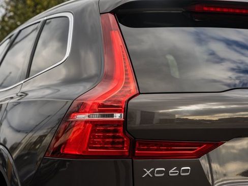 Certified 2022 Volvo XC60 T8 Inscription Expression w/ Advanced Package image 7