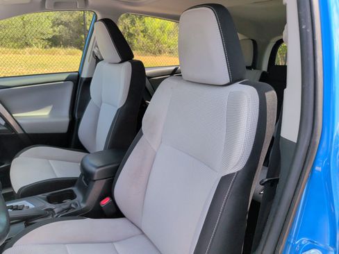 Used 2018 Toyota RAV4 XLE AWD/4WD image 27