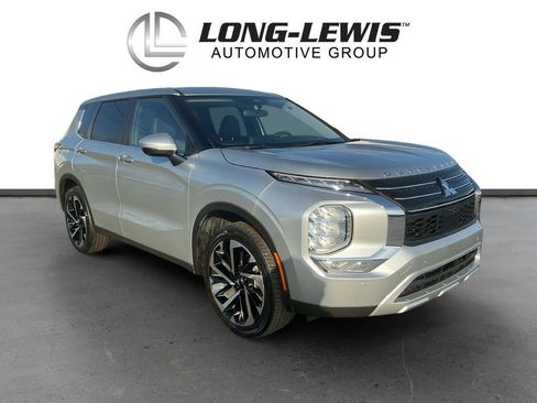 Used 2023 Mitsubishi Outlander SE image 10