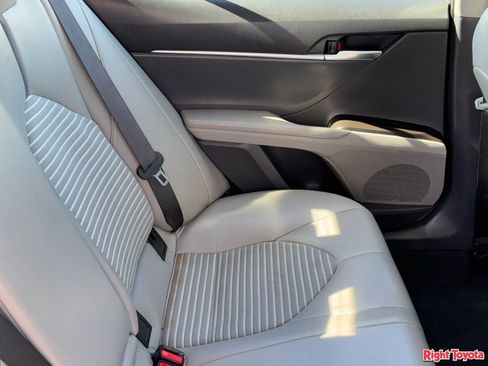 Used 2022 Toyota Camry SE FWD image 14