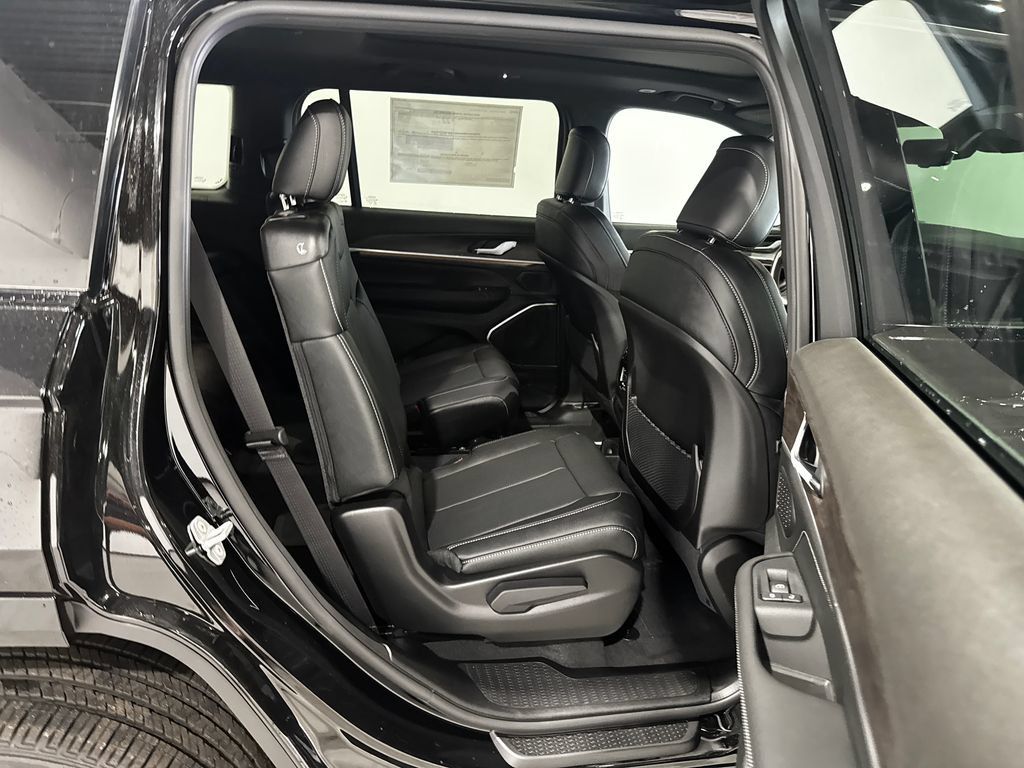 New 2026 Jeep Grand Cherokee L Limited AWD/4WD image 23