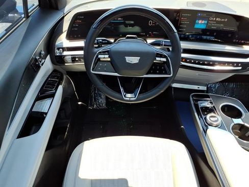 Used 2023 Cadillac Lyriq 2WD image 16