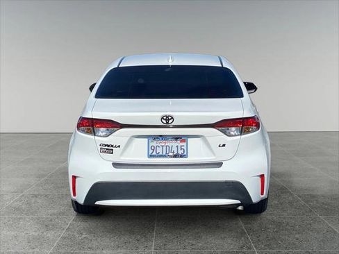 Certified 2022 Toyota Corolla LE image 4