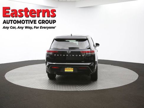 Used 2024 Nissan Pathfinder S image 39