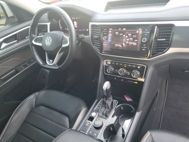 Used 2023 Volkswagen Atlas SEL Premium R-Line AWD/4WD image 2