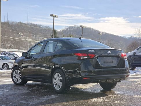 Used 2022 Nissan Versa S image 11