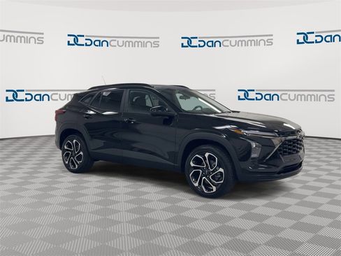 New 2026 Chevrolet Trax RS w/ Driver Confidence Package image 2