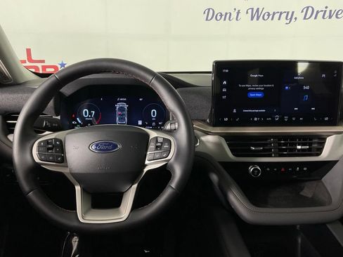New 2026 Ford Explorer Active RWD image 17