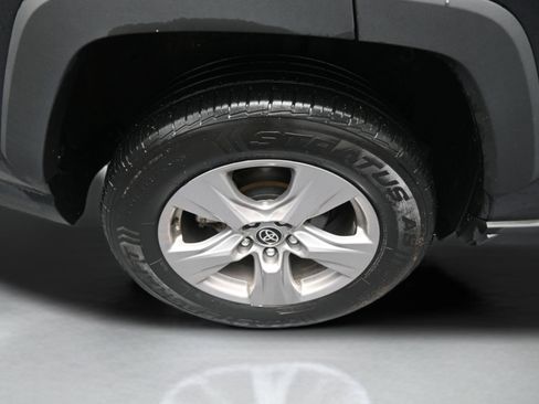 Used 2024 Toyota RAV4 XLE AWD/4WD image 43