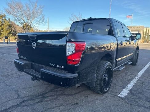 Used 2024 Nissan Titan SV w/ SV Convenience Package image 6