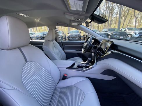 Used 2024 Toyota Camry SE image 24