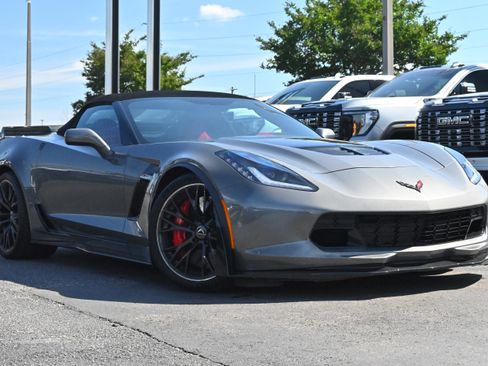 Used 2015 Chevrolet Corvette Z06 w/ 3LZ Preferred Equipment Group RWD image 2
