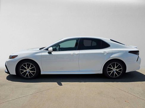 Certified 2022 Toyota Camry SE w/ Carpet Mat Package (TMS) FWD image 6