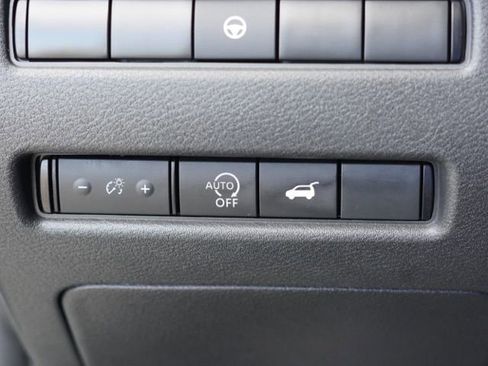 Used 2023 Nissan Rogue SV w/ SV Premium B Package FWD image 19