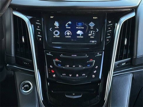 Used 2020 Cadillac Escalade Platinum image 17